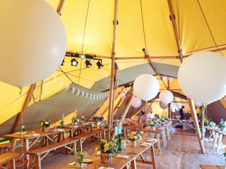 Гигантские воздушные шары на свадьбе